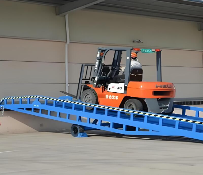 上蔡移动式卸货平台（叉车用）